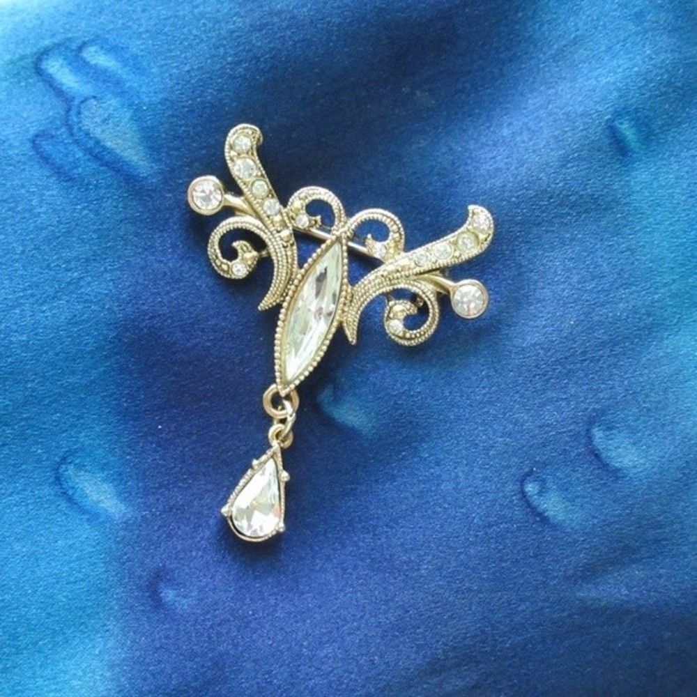 1928 Antiqued Gold Tone Clear Teardrop Pin - Picture 3 of 8